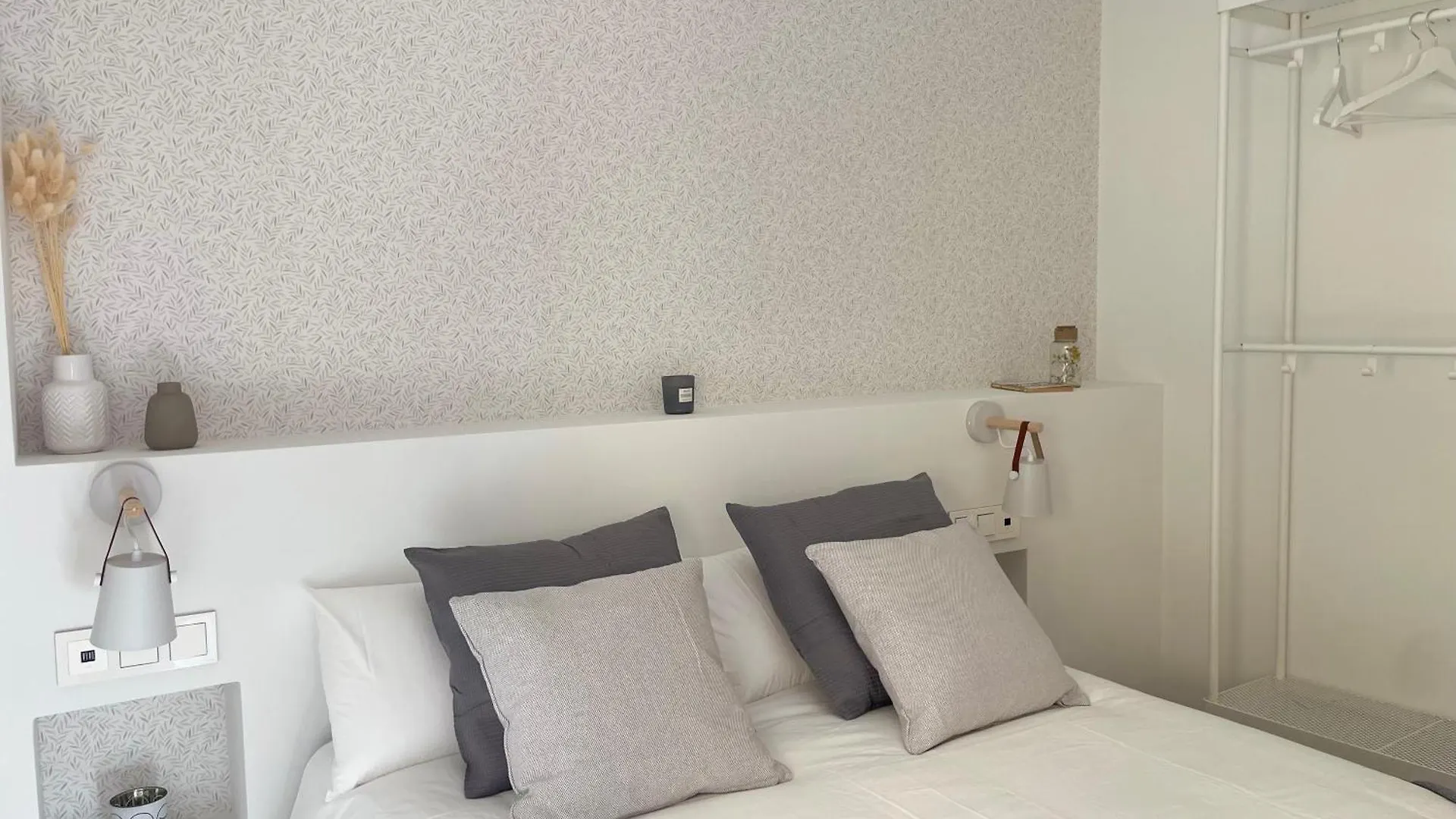 Apartamento En Plaza Del Pescado Coin 0*,  Spain